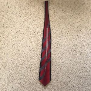 Men's 58 inch long, hand made silk tie NWOT!